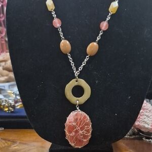 Pink and Gold Wire-Wrapped Pendant Necklace